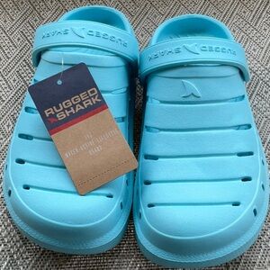 Rugged Shark Kids Slippers Size 2 NWT